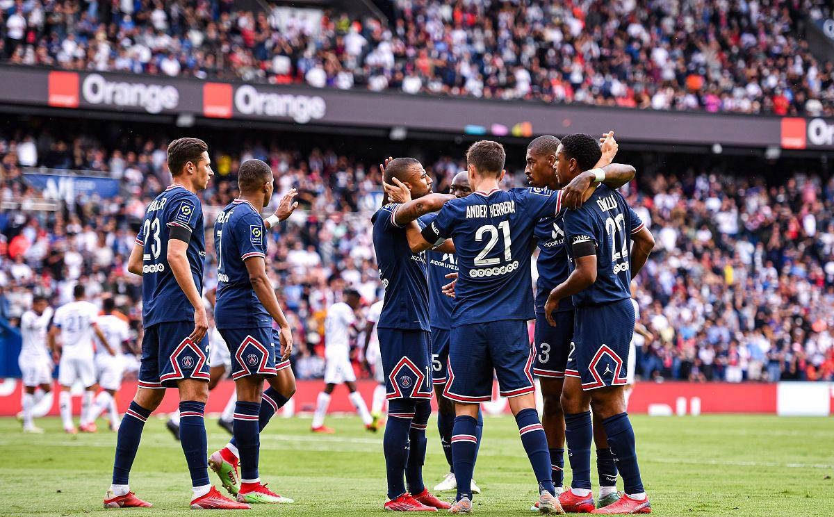 爱游戏官网-法甲比赛势如破竹，球队士气高昂的简单介绍