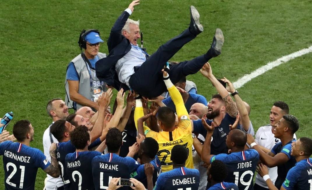 爱游戏课程-专家分析球员在最新比赛中的表现