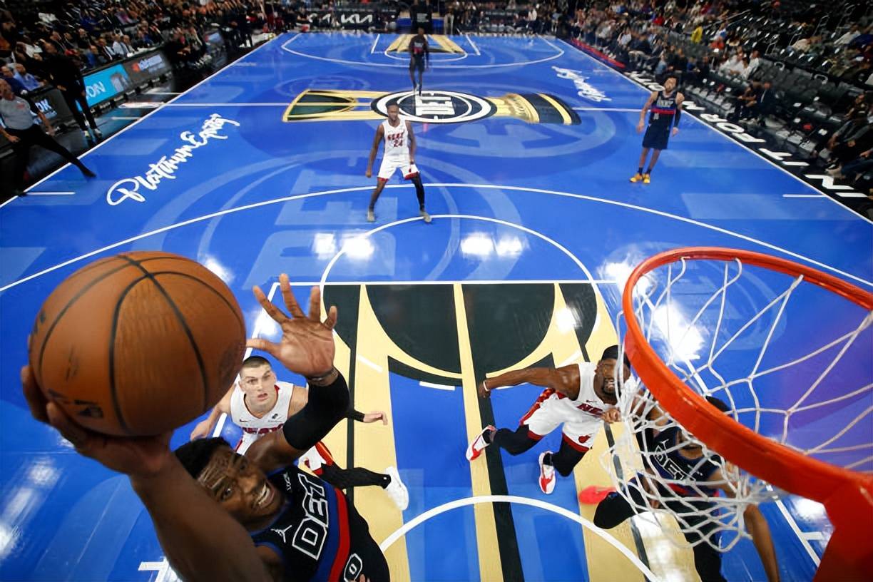 爱游戏官方-活塞内线球员表现糟糕，需加强训练