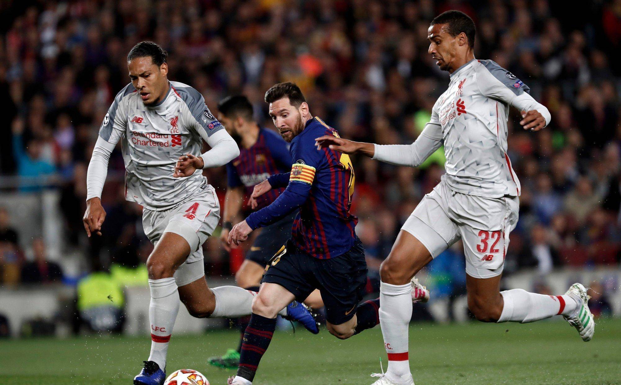 爱游戏竞技-足球联赛即将爆发激烈对决,球员状态神勇!