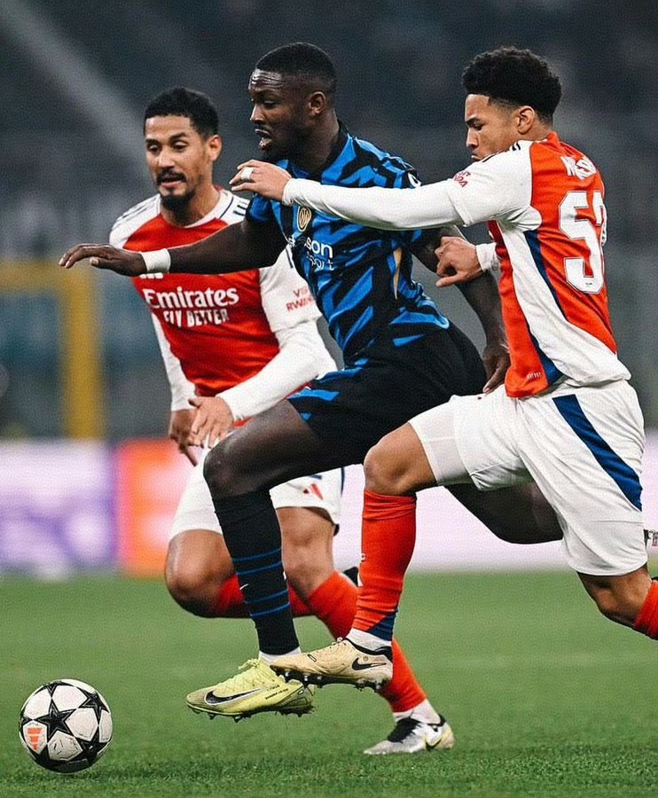 爱游戏官网登录网址-成都谢菲联客场战胜强敌，积分榜领先