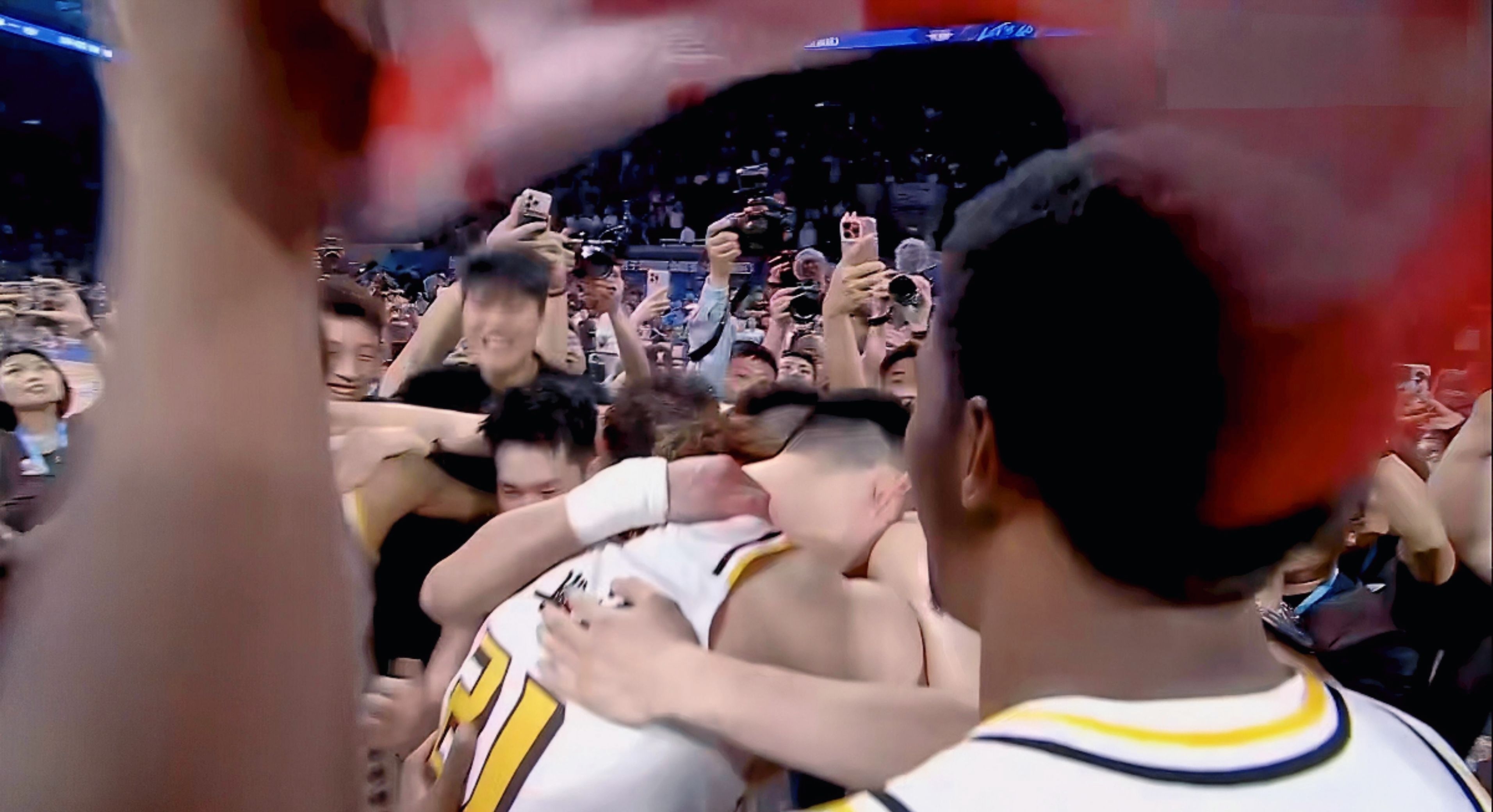 爱游戏登录入口-紧张比赛中球队实力对决,角逐激烈