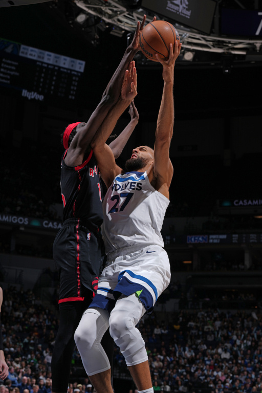 爱游戏vip注册-莫里斯分压哨绝杀,快船主场力克雷霆