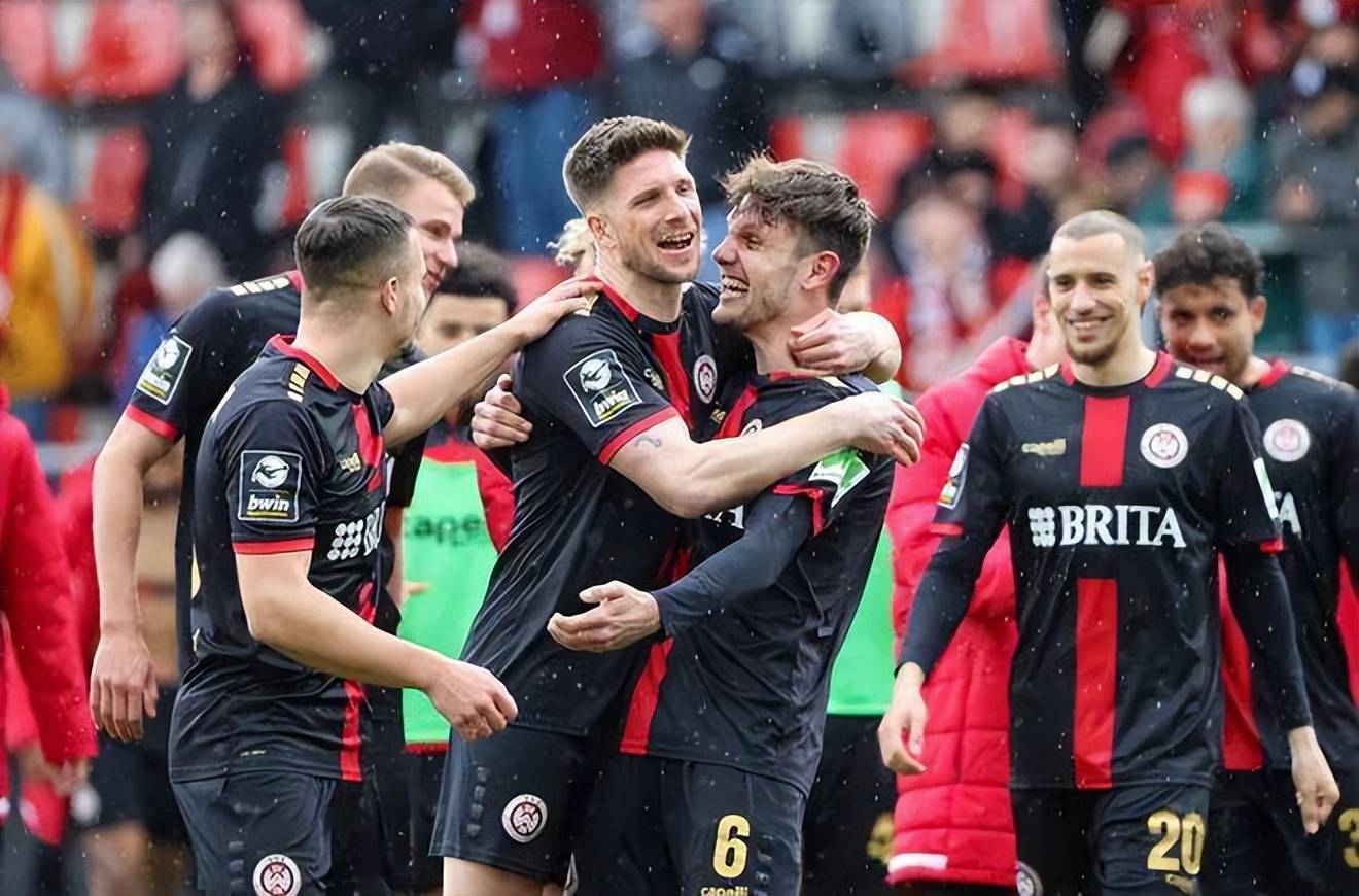 爱游戏官网入口-柏林赫塔不敌对手,调整战术备战的简单介绍