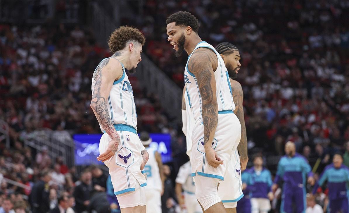 爱游戏直播-老鹰队球星受伤,或将缺席季后赛的简单介绍