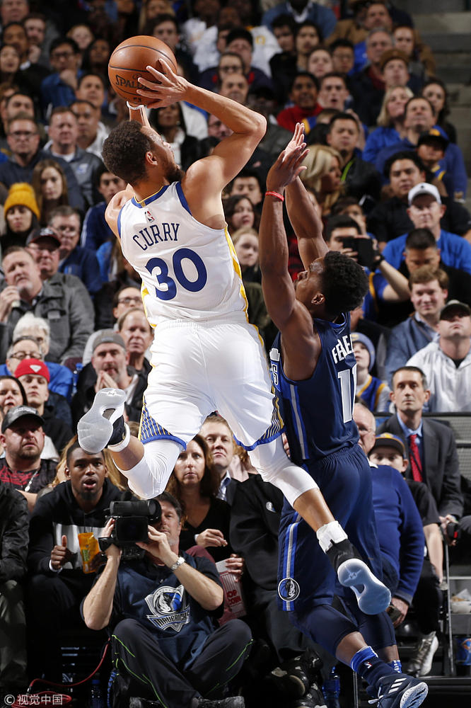 爱游戏活动-小牛胜独行侠,哈勒尔全场砍下27分率队胜利的简单介绍