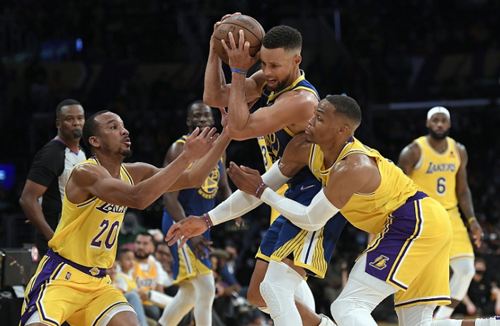 爱游戏app下载-湖人击败篮网,保持九连胜