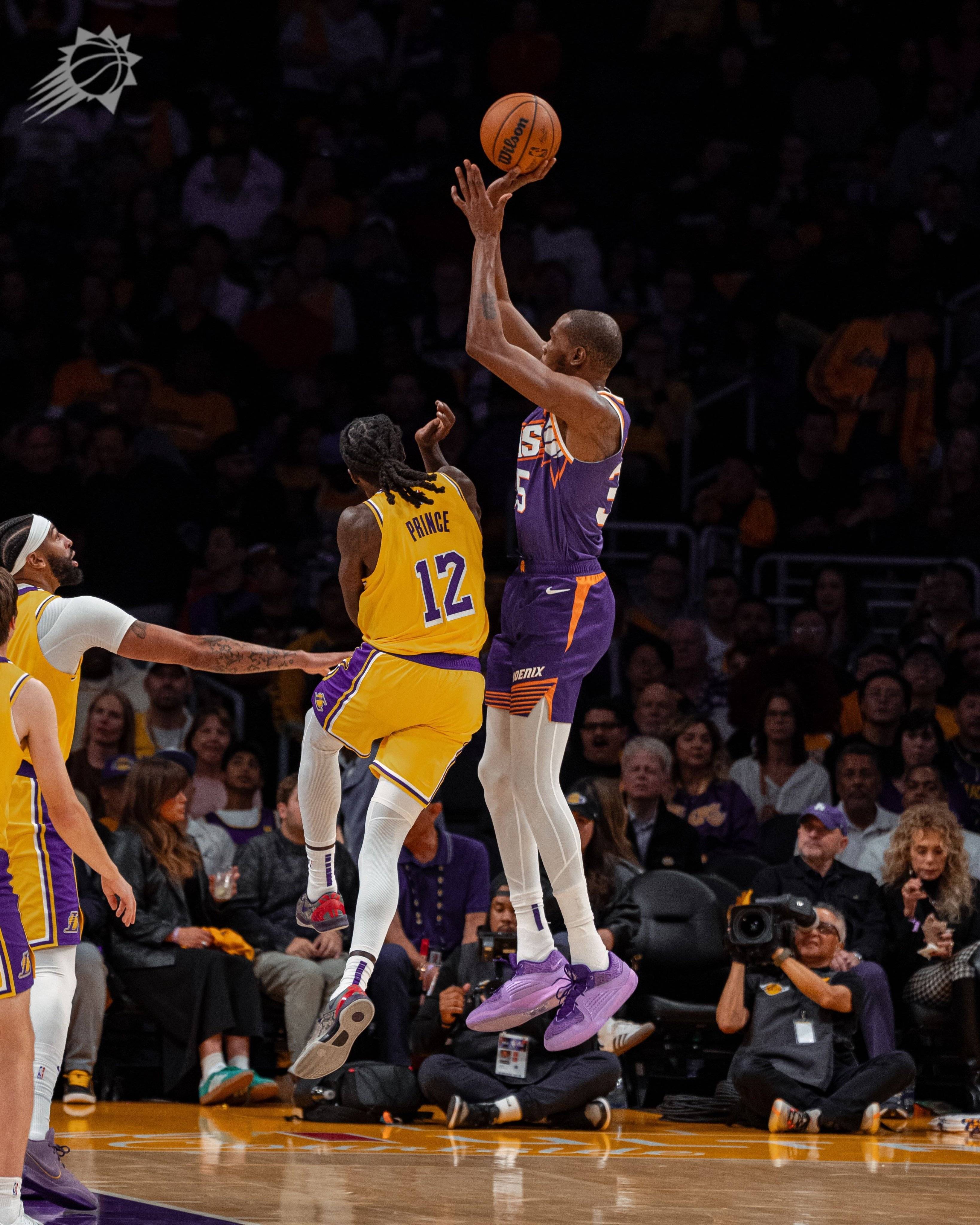 爱游戏app下载-湖人击败篮网,保持九连胜