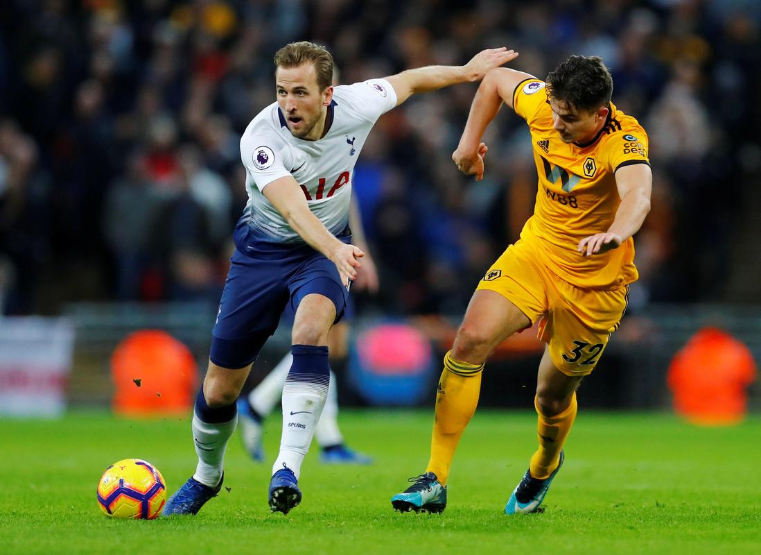 热刺客场击败狼队,取得六连胜的简单介绍