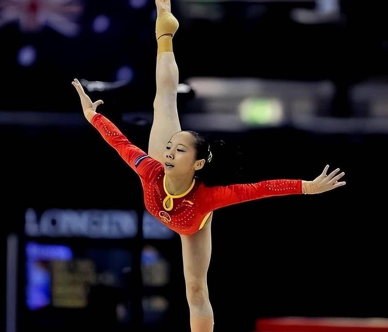 爱游戏平台-关于体操冠军腾空翻飞,激动喜获金牌殊荣的信息
