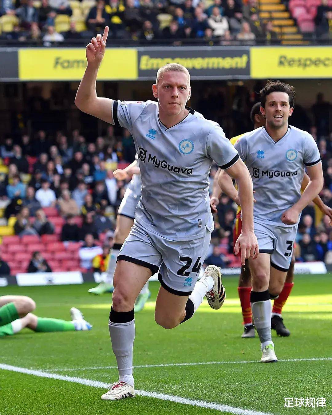 爱游戏入口-关于利兹职业联赛四连胜,提升英冠晋级前景的信息