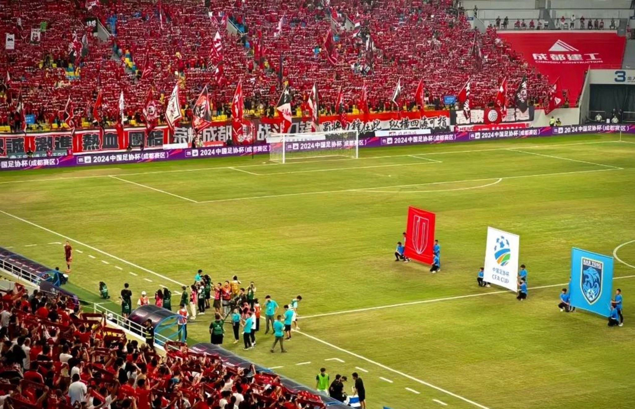 爱游戏在线-超级球星表现抢眼打破记录引爆球迷热情的简单介绍