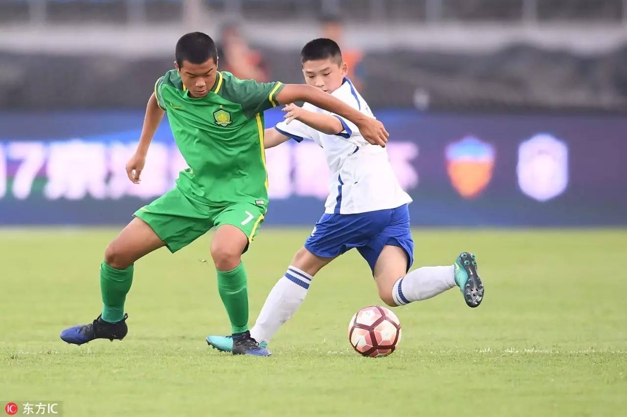 爱游戏app下载-关于前场球员创造出神奇一幕,赢得全场喝彩的信息